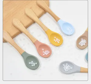 Cuillère en silicone avec manche en bois pour bébé ensemble d'alimentation souple kit