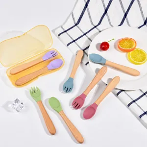 Set de cuillère et fourchette bébé en silicone avec boîte de rangement vaisselle