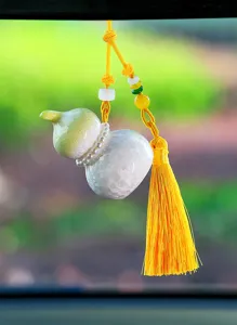 Kalebas auto hanger achteruitkijkspiegel decoratie gele kwast geluksbrenger amulet cadeau