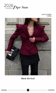 Donna blazer bordeaux con spalle strutturate 2026 moda elegante giacca da abito slim fit