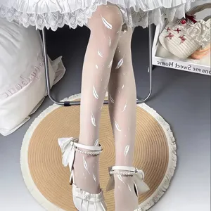 Collant Lolita bianchi con stampa di piume e tacchi alti con fiocco per outfit dolci.
