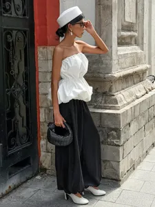 Schickes europäisches weißes trägerloses Oberteil für Damen, sexy tailliertes Sommer Casual Top.