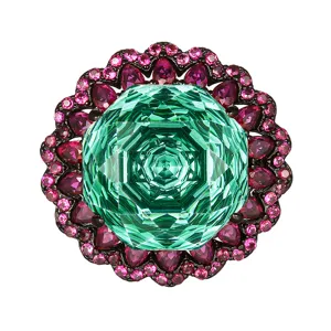 Exquisiter großer grüner Edelstein-Cocktailring mit leuchtendem rosa Kristall-Halo in Schwarzgold.