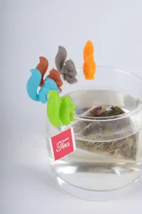 Silikon Eichhörnchen Teebeutelhalter Detailansicht, bunte Tassenrand Clips für Teeliebhaber.