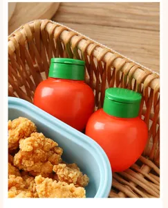 Mini botella de condimento de tomate de plástico cocina sal pimienta detalle vista