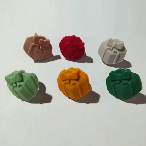Segnaposto per bicchieri da vino in silicone colorato, simpatici ciondoli per feste.
