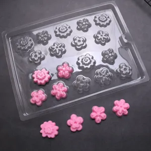 Vista dettagliata dello stampo in PET trasparente per cioccolato e caramelle con gelatine.