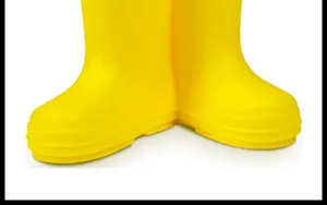Cute yellow rainboot toothbrush holder creative household mini tooth brush stand cute decor.