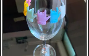 Segnaposti per bicchieri di vino in silicone colorato, identificatori per feste.