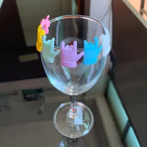 Set di marcatori per bicchieri da vino in silicone, ciondoli identificativi per feste.