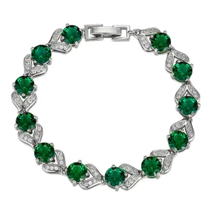 Bracciale vintage in corindone sintetico verde con pietra da 6.5mm e zirconi luminosi.