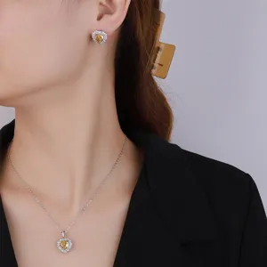 Elegantes herzförmiges gelbes Diamant-Anhänger-Halskette und Ohrringe Schmuckset.