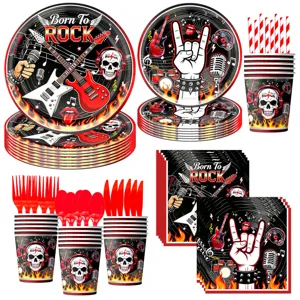 Rock Totenkopf Party Geschirr Set mit Pappteller Becher Servietten für Events Feiern.