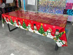 Rote weihnachtliche Plastiktischdecke einweg Party Tischabdeckung mit Schneemann und Tannenbaum