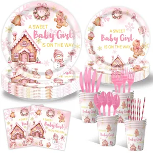 Roze peperkoekhuisje baby shower wegwerp servies set met papieren borden, bekers en servetten.