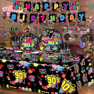 Set de decoracion de fiesta de cumpleanos retro de los 90 con mantel platos y vasos.
