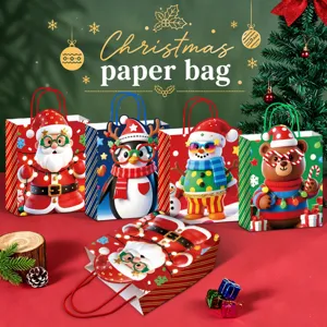 Festliche Weihnachtspapiertüten mit niedlichen Motiven für Geschenke und Süßigkeiten.