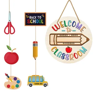 Panneau suspendu en bois de bienvenue de classe avec décorations de bus scolaire pour la rentrée