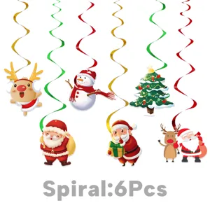 Vue détaillée de 6 décorations de Noël suspendues en spirale avec de charmants motifs.