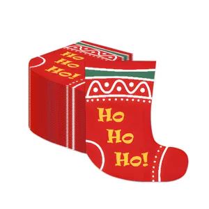 Kerstmis gevormde papieren servetten, rood sokontwerp met feestelijke prints voor feestjes.