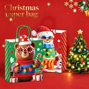 Festliche Weihnachtspapiertüten mit niedlichen Bären- und Schneemann-Motiven für Geschenkverpackungen.