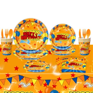 Gedetailleerd overzicht van feestservies set met stripstijl borden, bekers en servetten in details.