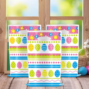 Sacs cadeaux de Pâques en plastique pour friandises de fête avec impression d'œufs.