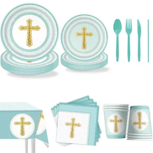 Blaues Taufe Party Geschirr Set mit Pappteller Bechern Servietten Tischdecke und Besteck.