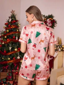 Dames roze satin kerst pyjama set korte mouw shorts feestelijke comfortabele nachtkleding