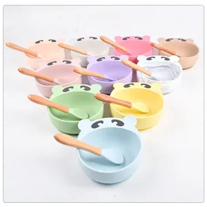 Set de bol d'aspiration en silicone pour bébé et cuillère en bois, design animal mignon.