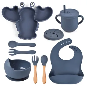 Kit de vaisselle pour bébé en silicone avec assiette homard, bol, tasse, cuillère, fourchette.