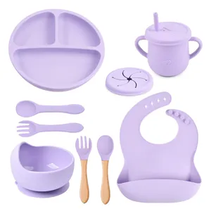 Siliconen baby eetset met zuignap bord kom beker lepel vork slabbetje in prachtig paars.