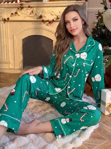 Ensemble de pyjama de Noël avec haut à manches longues et pantalon à motifs de bonhommes de neige.