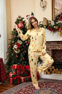 Women's Christmas printed long sleeve pajama set cozy sleepwear holiday loungewear.