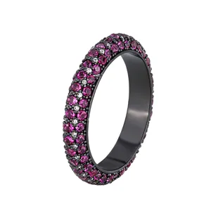 Bague pavée plaquée or noir ornée de pierres roses et blanches vibrantes pour femmes chic