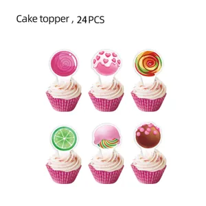 Vue détaillée de cake topper sucette bonbon rose avec divers motifs de desserts.