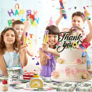 Party-Dekorationsset mit Papptellern, Bechern, Servietten und Dankeschön-Kuchendeckel.