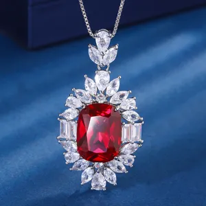 Elegante rote Rubin-Simulant Halskette mit Kissen-Schliff und Zirkonia-Steinen für Frauen.