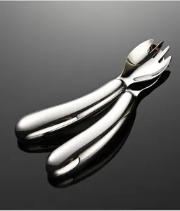 Set cucchiaio e forchetta da allenamento per neonati in acciaio inossidabile ergonomico.