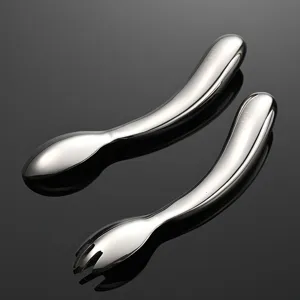 Set cucchiaio e forchetta per bambini in acciaio inox, manico cavo curvo.