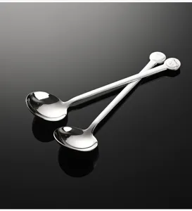 Set di cucchiai in acciaio inossidabile con simpatico manico a orsetto per zuppa e pasti.