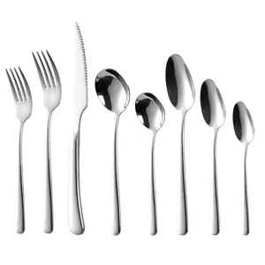 316 Edelstahl Besteckset mit poliertem Spiegel-Finish, moderne Küchenmesser und Gabeln.