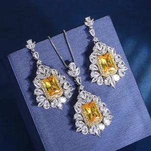 Ensemble de Bijoux Luxueux en Cuivre Plaqué Or avec Diamant Jaune Simulé et Strass pour Femmes Collier Pendentif Géométrique Boucles d'Oreilles Pendantes