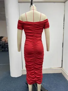 Einfarbiges, schulterfreies, gerafftes Midikleid für Damen, elegante Sommerkleidung.