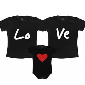 Ensemble de t-shirts noirs assortis pour famille avec impression d'amour pour vacances.