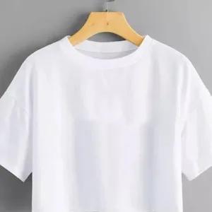 Casual plain white short sleeve t-shirt for women, comfortable basic round neck top daily wear.