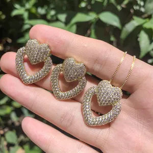 Style Occidental Cuivre Zirconia Forme de Cœur Boucles d'Oreilles Clous Collier Pendentif Incrusté de Strass Bijoux Femme