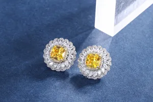 Boucles d'oreilles vintage exquises avec cristal jaune carré et zircons blancs.