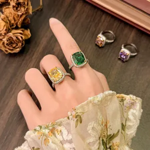 Lusso anello 10x12mm taglio cuscino gemma colorata placcato oro bianco elegante cocktail