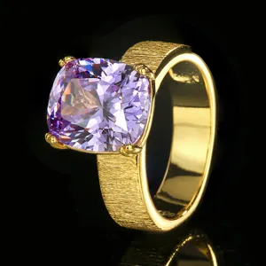 Superbe bague pierre précieuse violette taille coussin large anneau plaqué or brossé 10x12